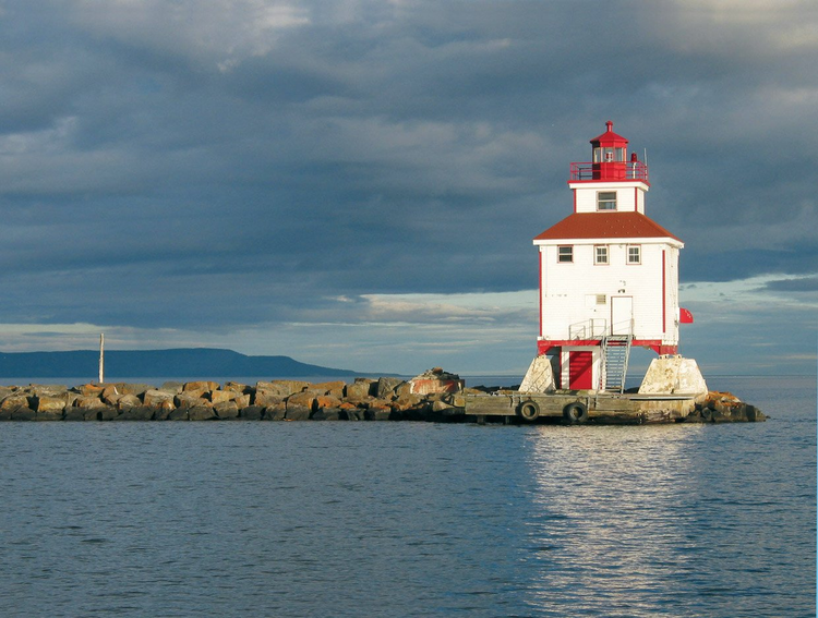 Superior Sentinel: A Clear Voice for the Good People of Thunder Bay